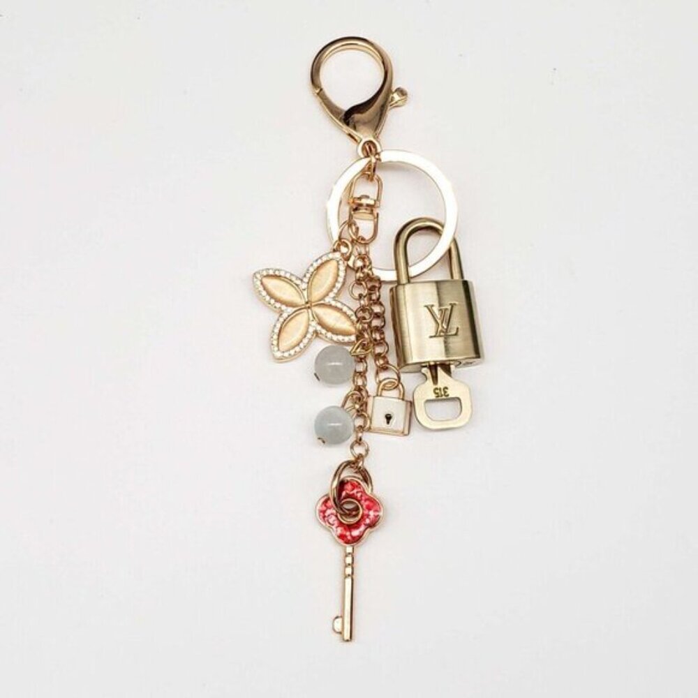 Authentic Louis Vuitton Gold Padlock & Key 🔒 LV Bag Charm w/ Unbranded Keychain - Picture 4 of 10